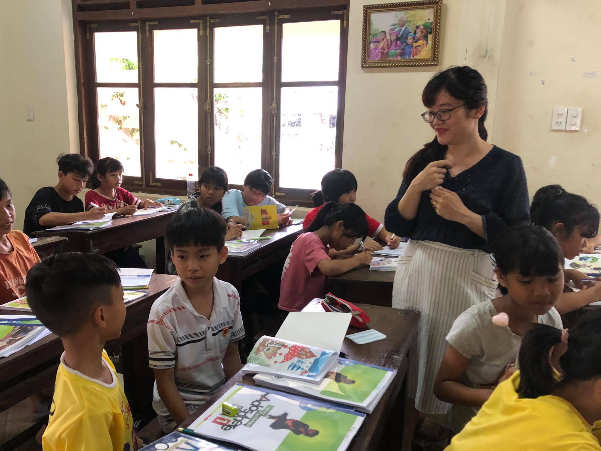 Les cours de français au Village d’Enfants SOS de Hué (Thuy Xuan)